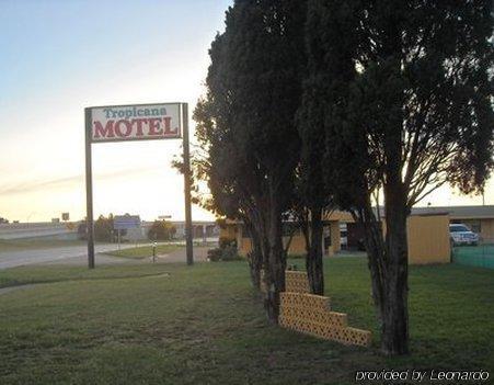 Tropicana Motel Bastrop Exterior foto
